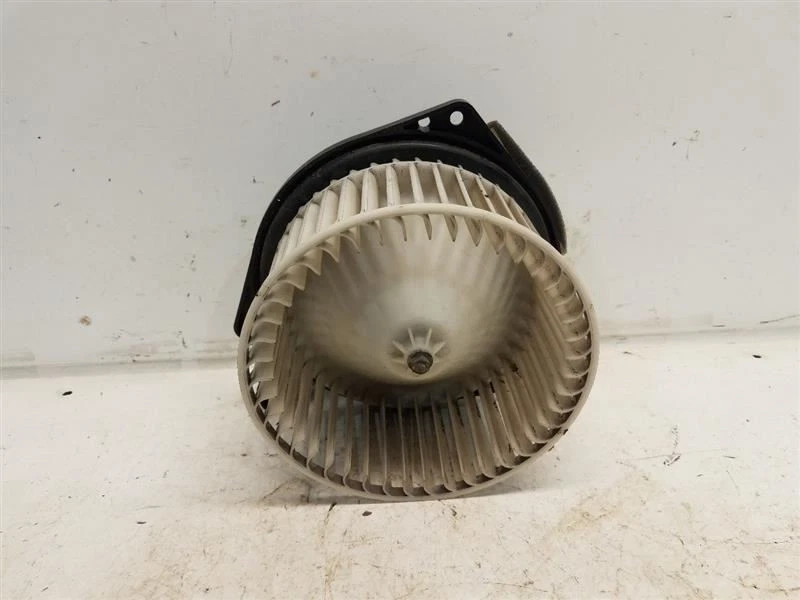 1997-99 Infiniti QX4 (Build Thru 11/98) Front Blower Motor - Auto Temp - Image 3 of 3