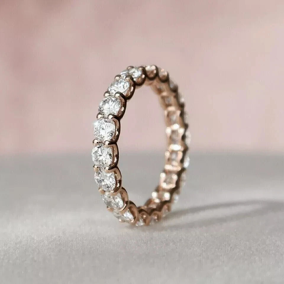 Anel de noivado redondo de moissanita eternidade total folheado a ouro rosa 14K 2 quilates - Imagem 2 de 4