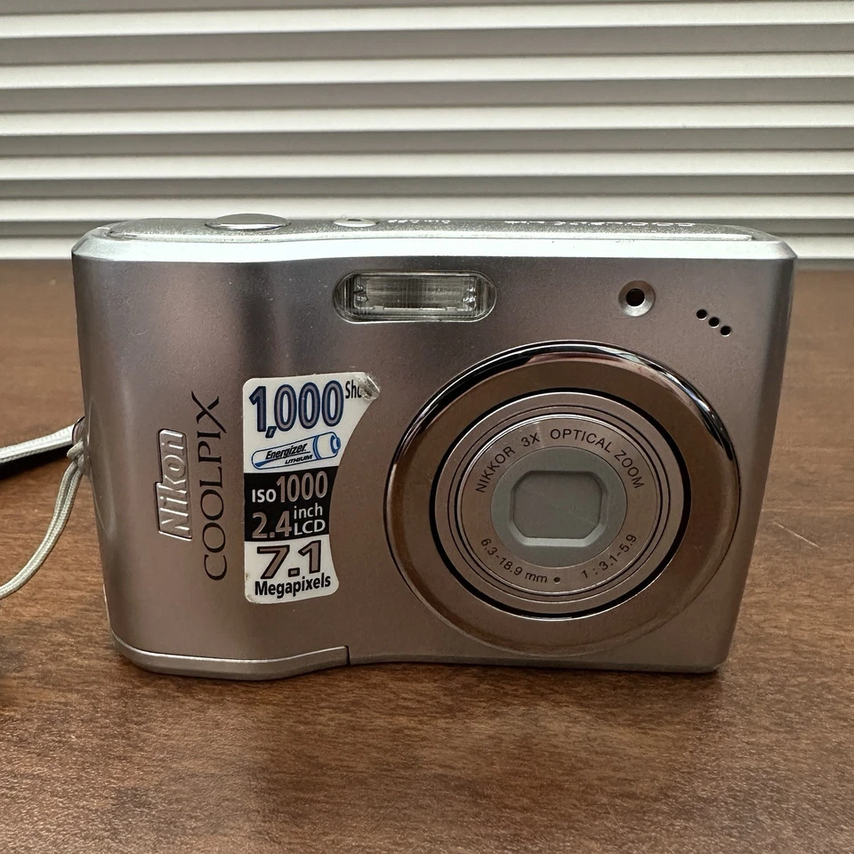 📷 Nikon Coolpix L14 7.0MP Digital Camera – Silver – MINT – CANADIAN SELLER 📷 - Image 2 of 4