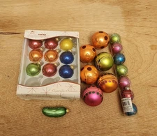 Lot Of 23 Christmas Ball Ornaments Various Sizes And Color Plus A Pickle