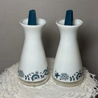 VTG Pyrex OLD TOWN BLUE ONION Glass Salt & Pepper Shakers Set Corelle Blue White