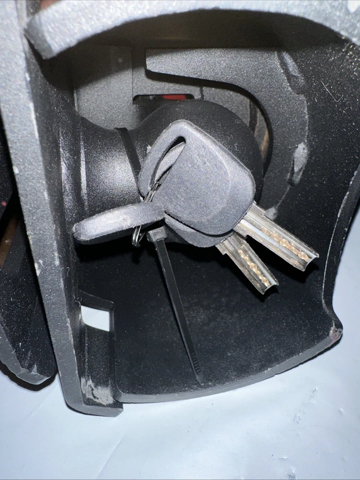 Trailer Coupler Lock 2-5/16-Inch Compatibile Carbon Steel Anti-Theft Lock Ball - Image 4 of 4