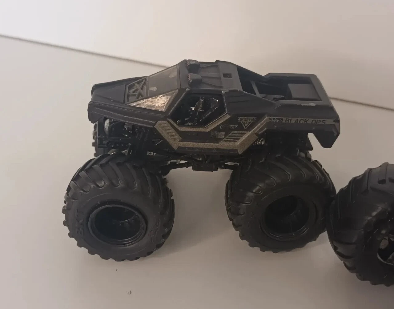 Picture 2 of 18