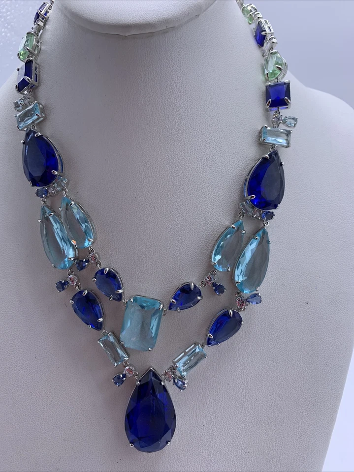 "Collar grande de cristal multicapa azul tono plata Carolee 18"" X525 $175"