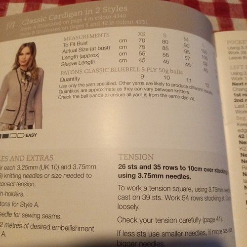 π Patons 1302 Womens Classic Bluebell 5 Ply Knitting Pattern Book 8 Designs - Picture 15 of 16