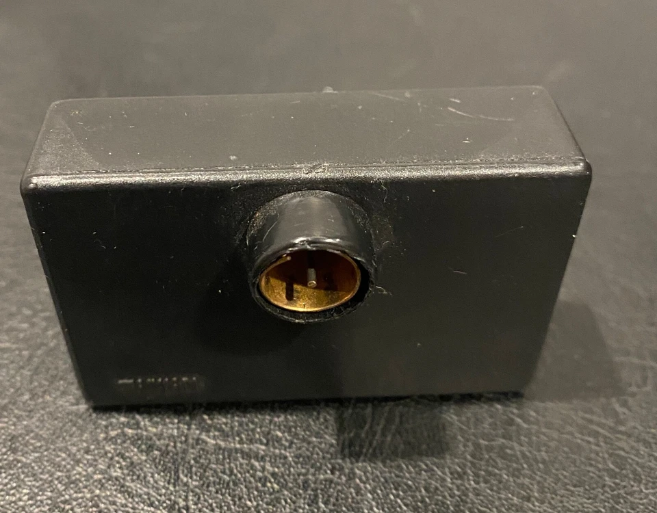 Signal Combiner/Separator 300 Ohm Black Color - Channel Master Model 3225 - Image 3 of 4