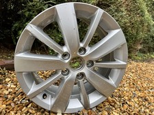 VW GOLF 2010 Mk6 5K 1 Alloy Wheel (pot hole damaged)