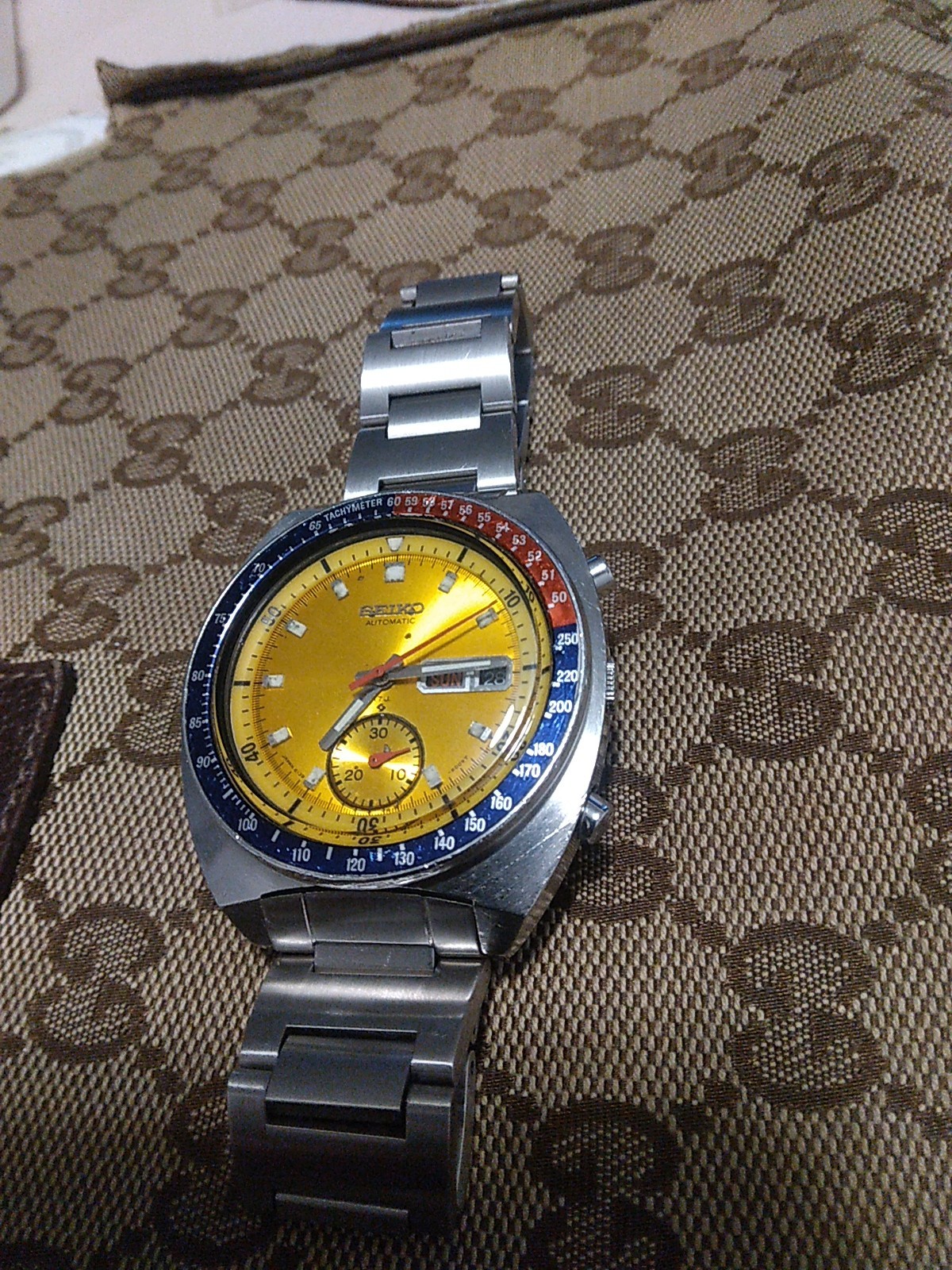 Chronograph Vintage Men' Pogue 6139 Vintage Wrist Watch, Watch 6015 1970's Seiko - vintagewatches.pk
