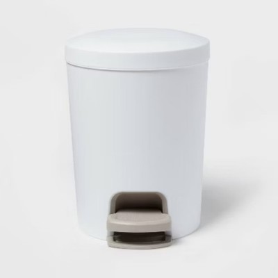 1.6gal Round Step Trash Can: Compact Pedal-Operated Lid, Small Bathroom Bin
