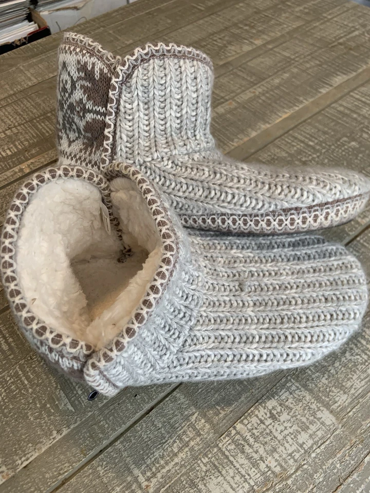 Botines Suéter Original Muk Luks Para Mujer Talla 7/8 Hasta el Tobillo Forrados Copo de Nieve Foto 3 de 4