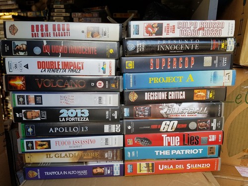 lotto Vhs vari videocassette originali anni 90 - Musica e Film In vendita a Lecco