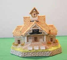 David Winter Cottages "The Pavillion" In excellent condition, in original box.