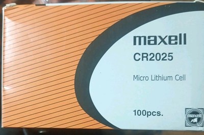 Box of 100  Maxell CR2025 3V  Lithium Battery Hologram Packaging (Use by 2026)