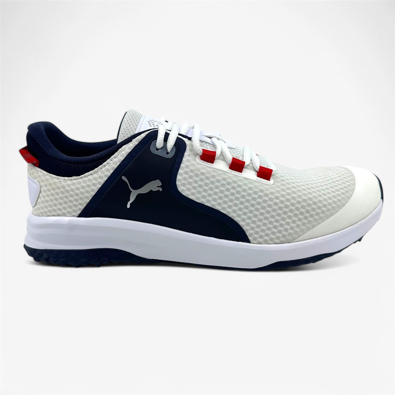 Мужские сверхширокие туфли для гольфа без шипов PUMA Fusion Grip Белые серебристые темно-синие 14990₽