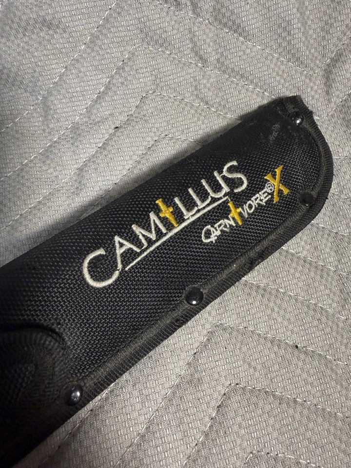 "Cuchillo machete de titanio Camillus Carnivore X hoja dentada 18"" con funda buena" Foto 4 de 4