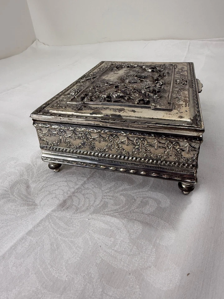 Vintage Silver-Plated Embossed Relief Cigar / Humidor Box, Footed, Velvet Lined - Image 4 of 4