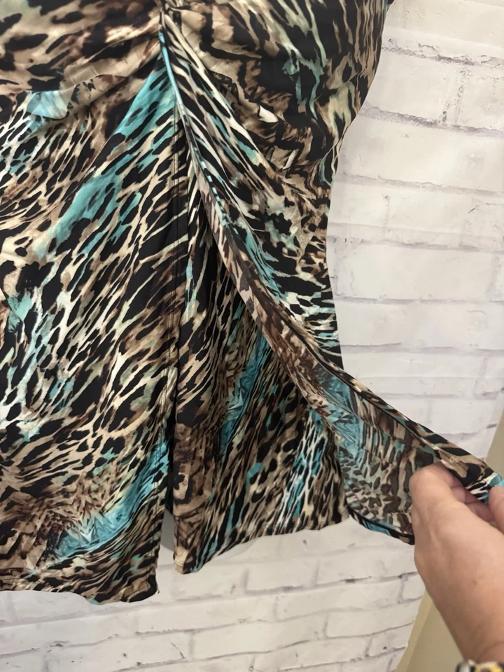 Camiseta Tankini Miraclesuit Love Knot 14 Encantadora Guepardo Adelgazante Capas Frontales Foto 2 de 4