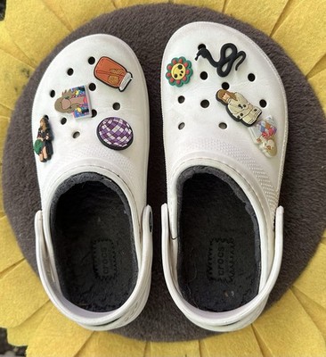 Crocs Classic Lined Clog White Unisex Kids J2 US 2 Slip-On w/ Charms