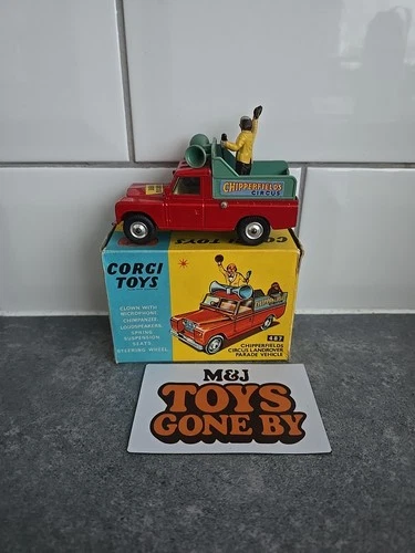 Vintage Corgi Toys 487 Chipperfields Circus Landrover Parade Vehicle Boxed.