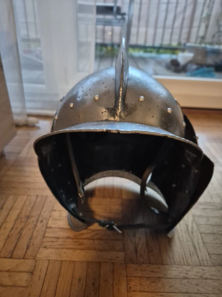 Eisensturmhaube mit Halsberge im Stil um 16 Jhd, gut geölt - Bild 2 von 4