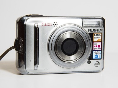 Fujifilm FinePix A700 7.3メガピクセル デジタルカメラ Fujifilm FinePix A Series A700 7.3MP Digital Camera -- Untested | eBay