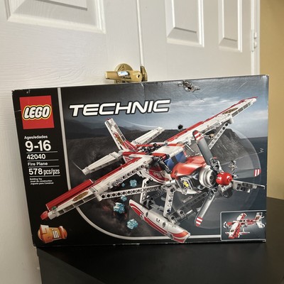 LEGO TECHNIC: Fire Plane (42040)
