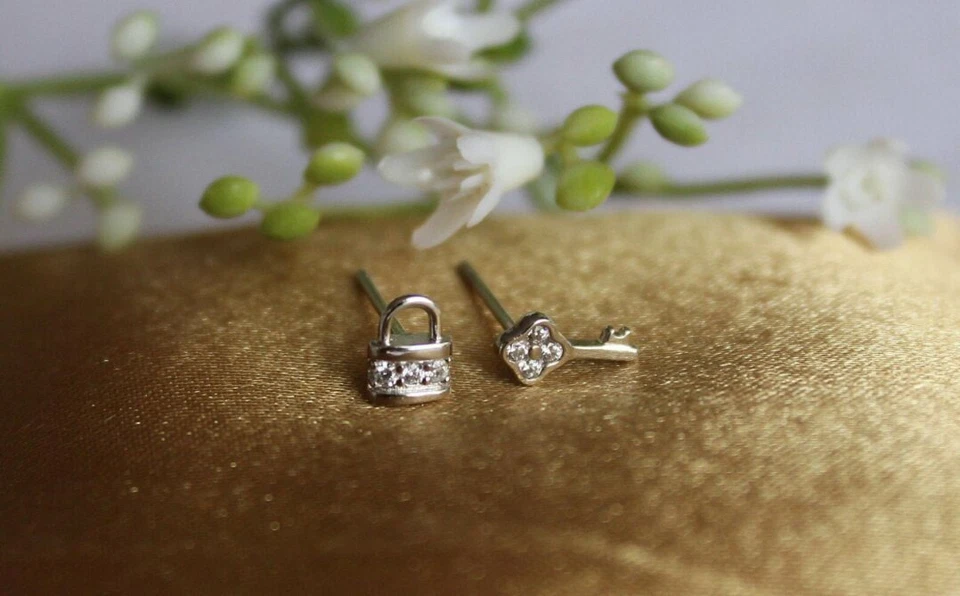 Piercing corporal con cerradura y llave oro macizo 14k diamante nariz oreja piercing joyería regalo Foto 2 de 4