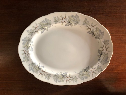 Plato de servir grande ovalado Royal Albert England SILVER MAPLE patrón de arce borde dorado