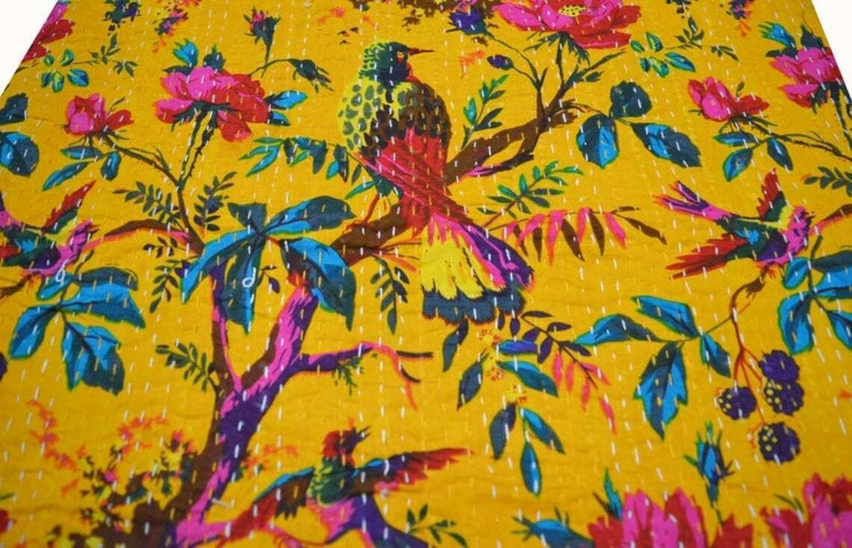 Colcha edredón Kantha de algodón con estampado de pájaros amarillos Gudri indio Foto 4 de 4