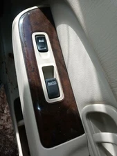 PATHFINDR 2002. Passanger Front Door Switch 258607