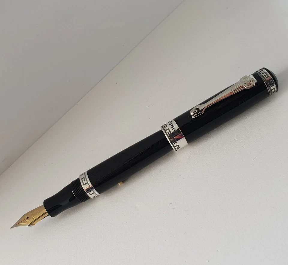 Pluma Estilográfica Marlen Odyseus | Colección Especial | Hecho a mano de resina italiana, plata Foto 2 de 4