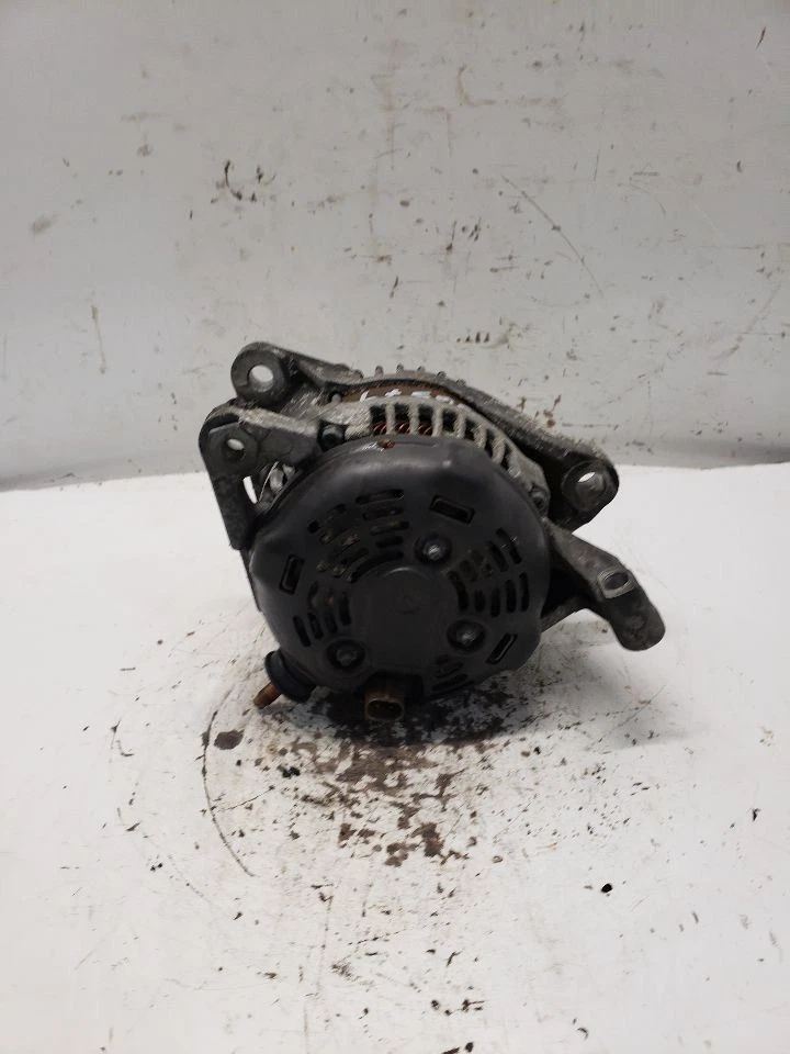 Alternator Fits 02-04 06-12 LIBERTY 1432504 - Image 2 of 4