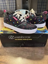 Heelys Original Wheeled Sneakers Black Multicolor Hearts Lace-Up Low Top US 4