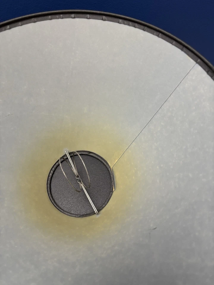 Pantalla de lámpara con clip estilo imperio en color carbón, VER FOTOS PARA IMPERFECCIONES Foto 4 de 4