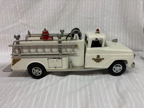 1959 Tonka White Suburban Pumper Fire Truck W/Hydrant All Orignal