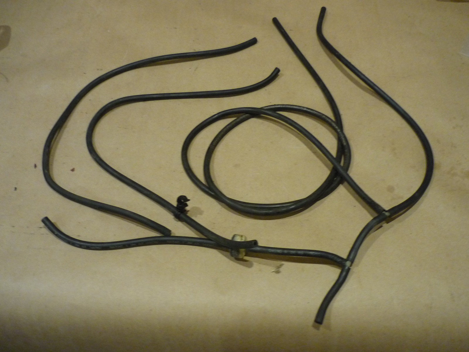 Ferrari 512 M-TR - All Hoses From Vacuum Control Valve