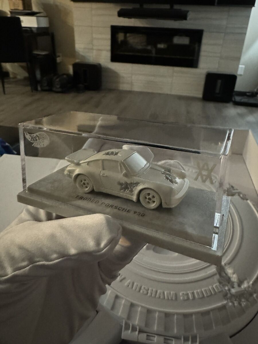 Hot Wheels x Daniel Arsham Eroded Porsche 930 and Rally Case Hot Wheels x Daniel Arsham Eroded Porsche 930 and Rally Case