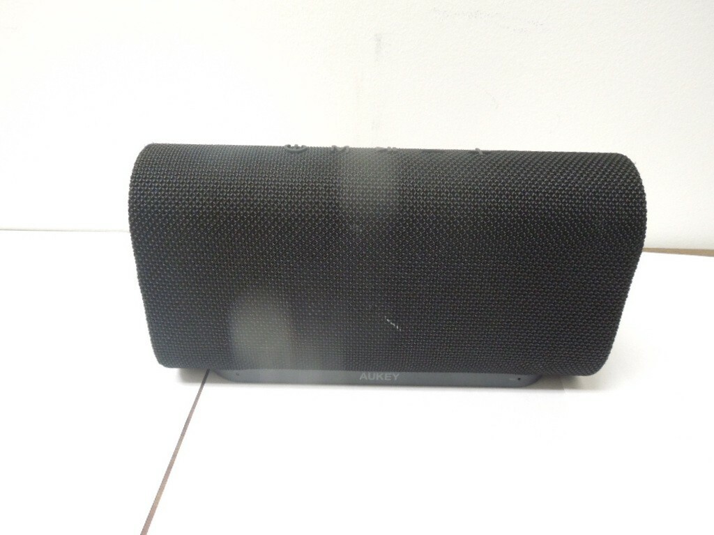 aukey eclipse bluetooth speaker