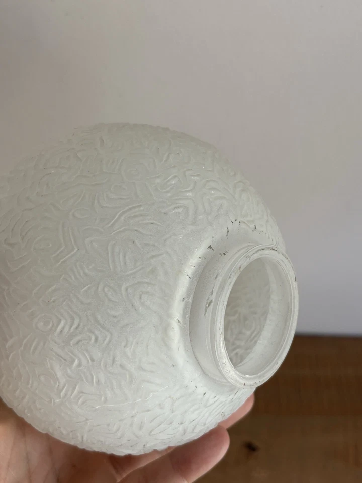 Ancien Abat Jour Globe Boule en Verre Dépoli - Relief Motif - Vintage - Photo 4/4