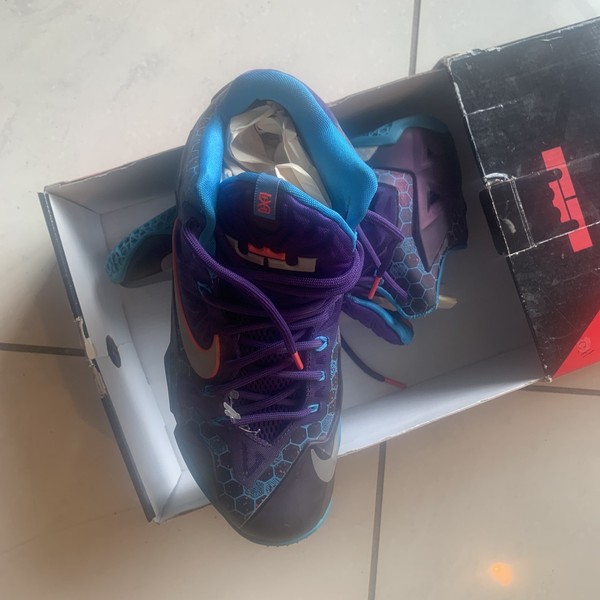Talla 8.5- Nike LeBron XI Court Púrpura Nuevos Con Caja 3