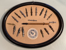 Brause & Co Schreibfedern Musterdisplay antik 26x29cm Kalligrafie Stift F&uuml;ller