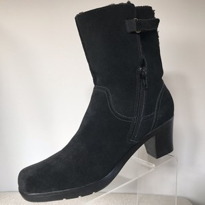 clarks fur lined ankle boots