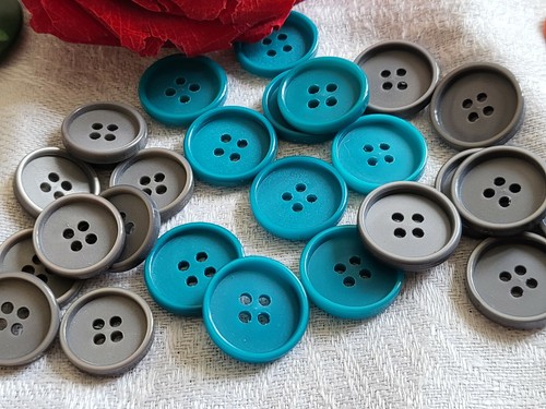 Lot De 15 Boutons Vintage Bleu Gris Panaché - 1,6 Cm - Occasion - Référence 5462