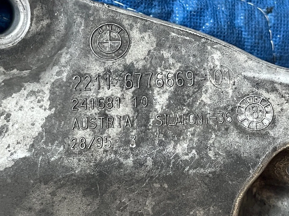 🚘 2006-2010 BMW E60 528i 535i RWD Left Engine Suspension Bracket Arm OEM - Image 2 of 4