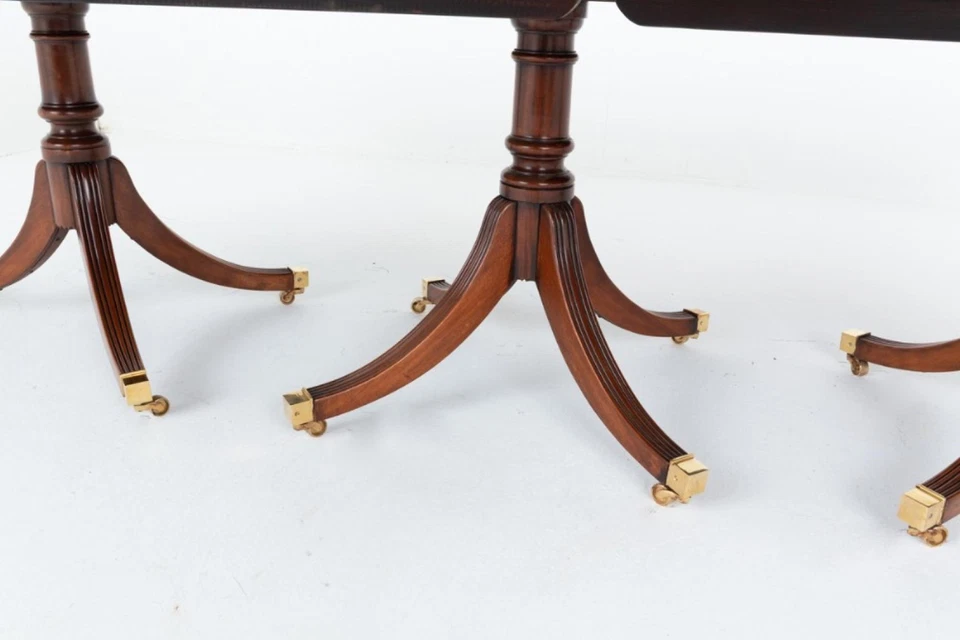 Mesa de comedor XL Regency pedestal 16 plazas caoba Foto 3 de 4