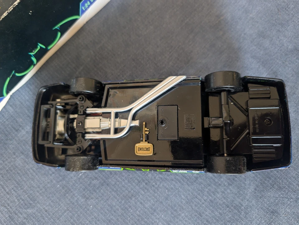 1995 Racing Champions 1/24 Diecast Bank W/Key Batman ThunderBat #94 Bill Elliot - Image 4 of 4