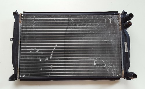 Motorkühler Kühler Wasserkühler  8D0121251AC VW Passat 3B  B5 1,8 1.6 Undicht