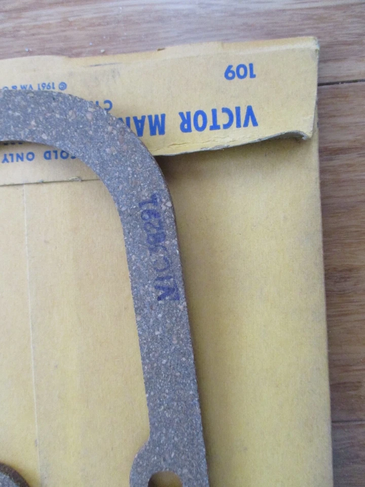 Junta de cubierta de válvula de 4 cilindros Pontiac Tempest 1961 NOS 538342 Victor VS-38291 Foto 2 de 3