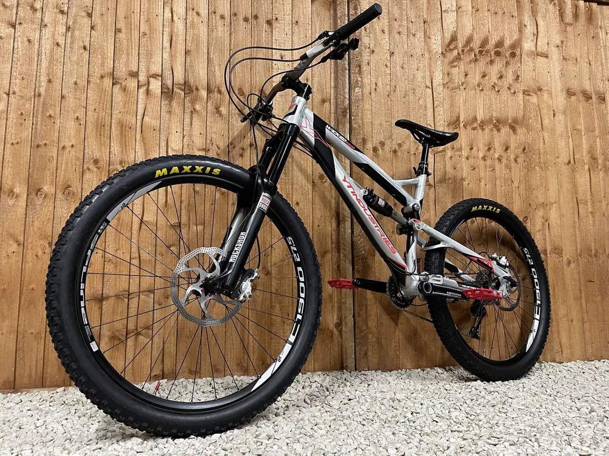 YT industries Wicked full suspension Enduro Trail bike HIGH SPEC