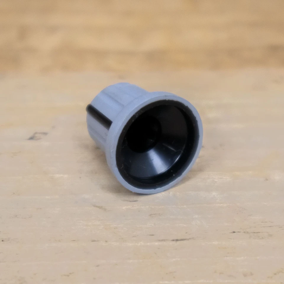 Perilla codificadora giratoria gris E-mu con indicador negro para Proteus 2000 U222772 Foto 3 de 4